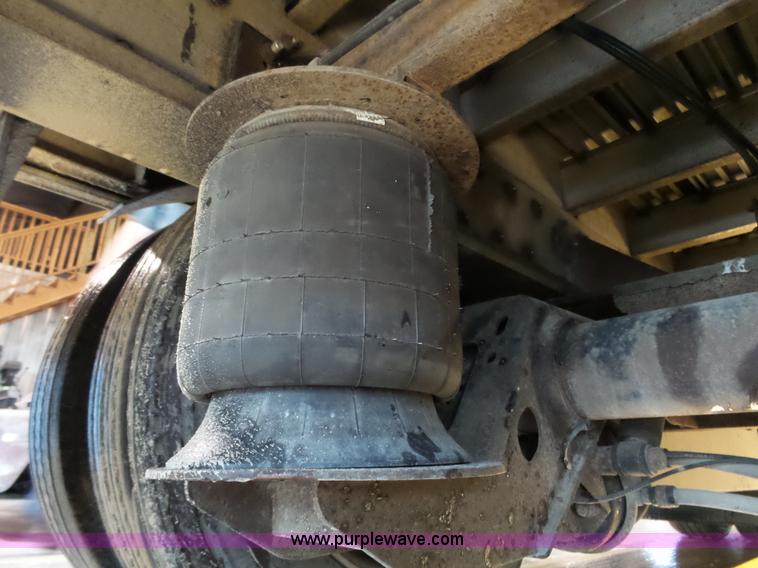 image for item K5272 2006 Chaparral drop deck trailer