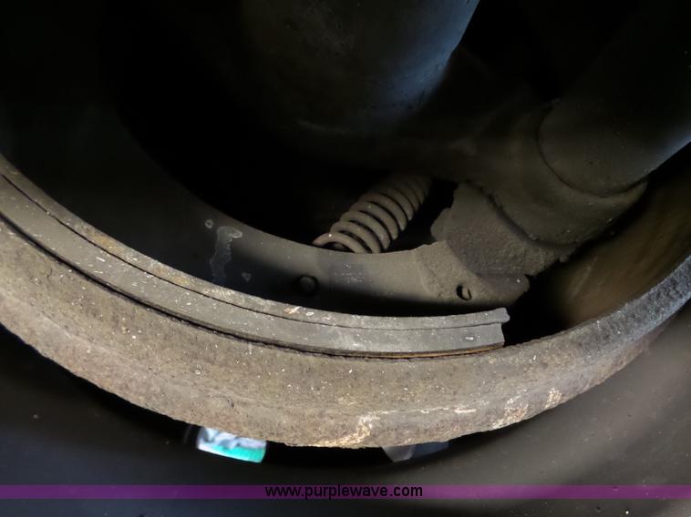 image for item K5272 2006 Chaparral drop deck trailer