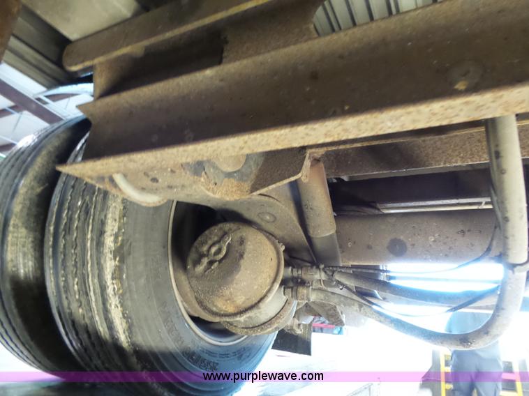 image for item K5272 2006 Chaparral drop deck trailer