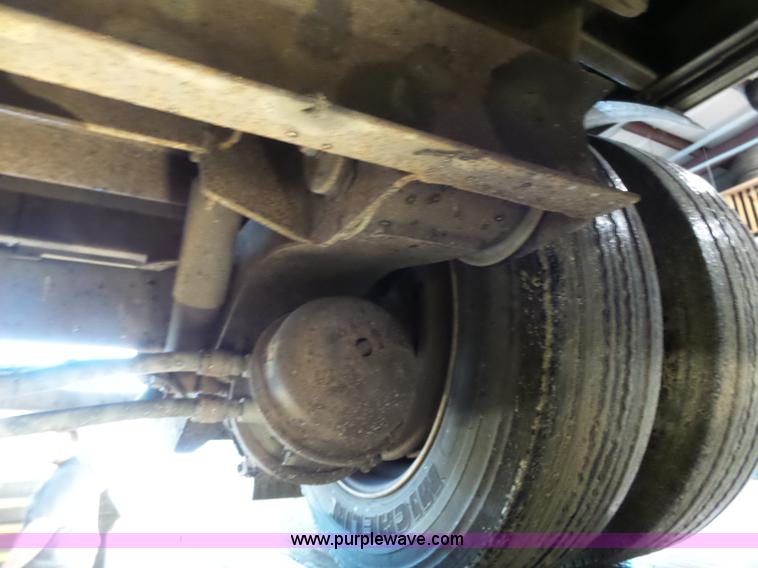 image for item K5272 2006 Chaparral drop deck trailer