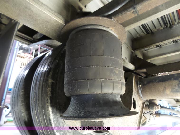 image for item K5272 2006 Chaparral drop deck trailer