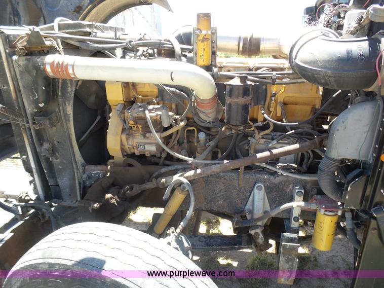 image for item K8443 1995 Peterbilt 379 semi truck