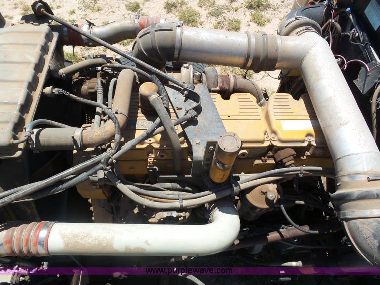 image for item K8443 1995 Peterbilt 379 semi truck