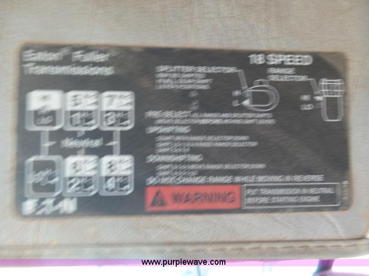 image for item K8443 1995 Peterbilt 379 semi truck