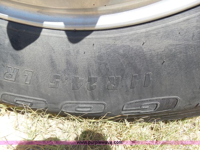 image for item K8443 1995 Peterbilt 379 semi truck