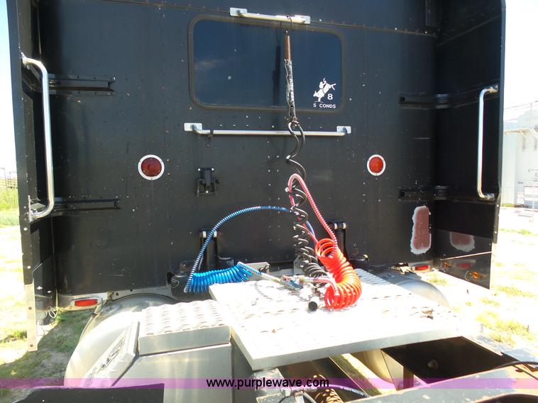 image for item K8443 1995 Peterbilt 379 semi truck