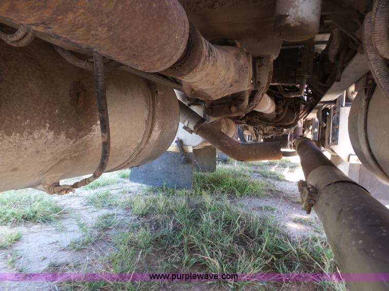 image for item K8443 1995 Peterbilt 379 semi truck