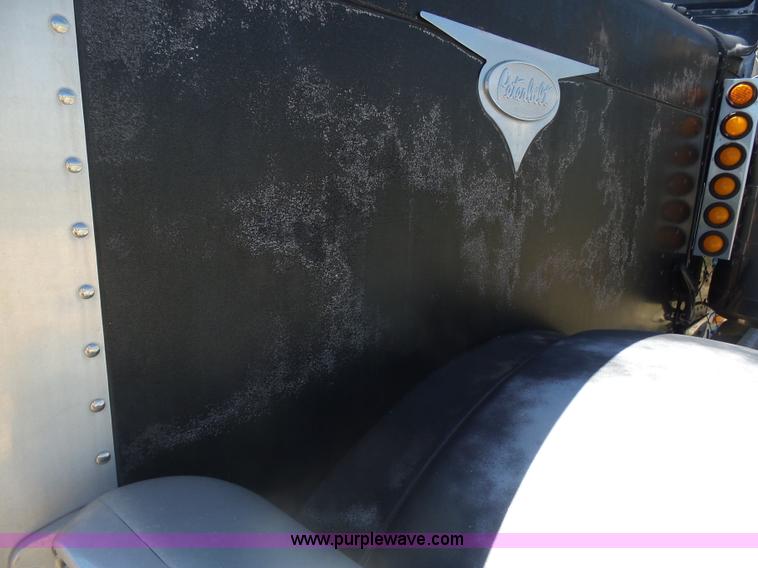 image for item K8443 1995 Peterbilt 379 semi truck