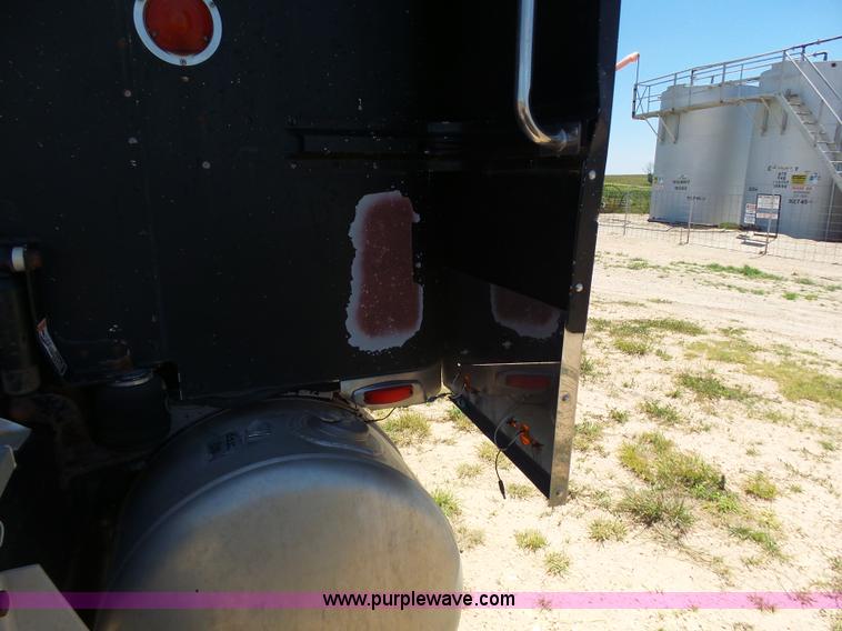 image for item K8443 1995 Peterbilt 379 semi truck