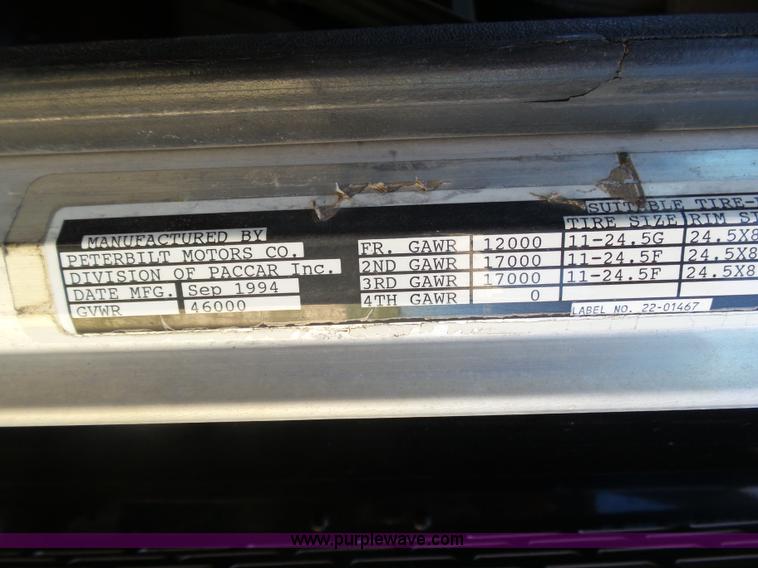 image for item K8443 1995 Peterbilt 379 semi truck