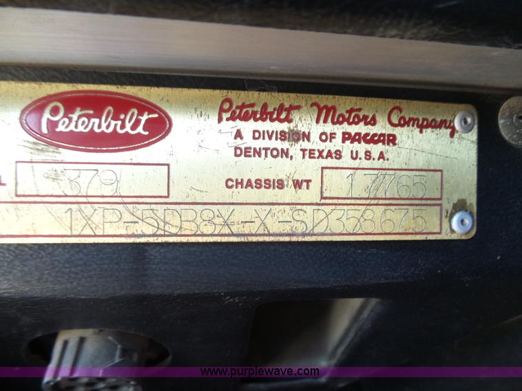 image for item K8443 1995 Peterbilt 379 semi truck