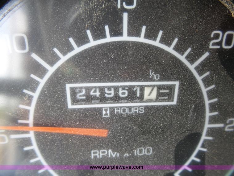 image for item K8449 2005 Kenworth T800B semi truck