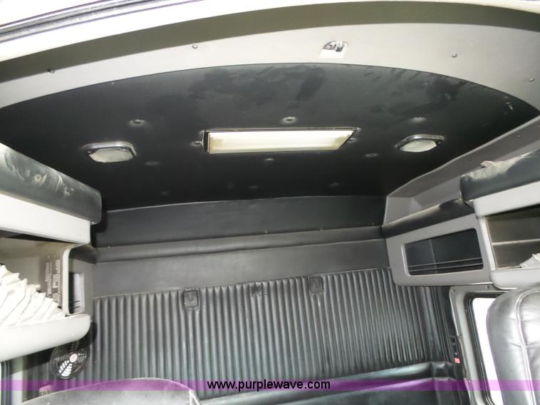 image for item K8449 2005 Kenworth T800B semi truck