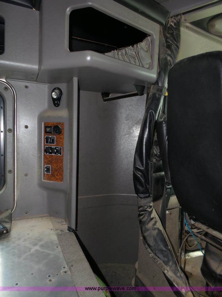 image for item K8449 2005 Kenworth T800B semi truck