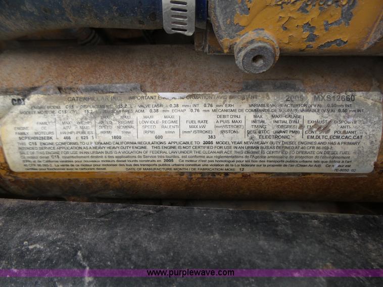 image for item K8449 2005 Kenworth T800B semi truck