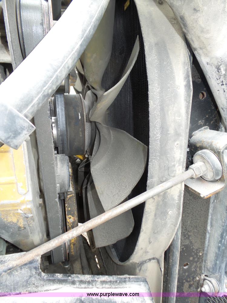 image for item K8449 2005 Kenworth T800B semi truck