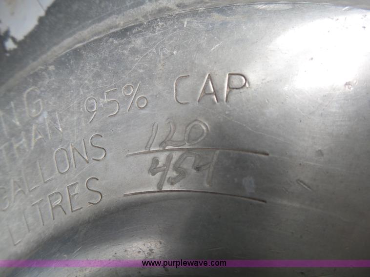 image for item K8449 2005 Kenworth T800B semi truck