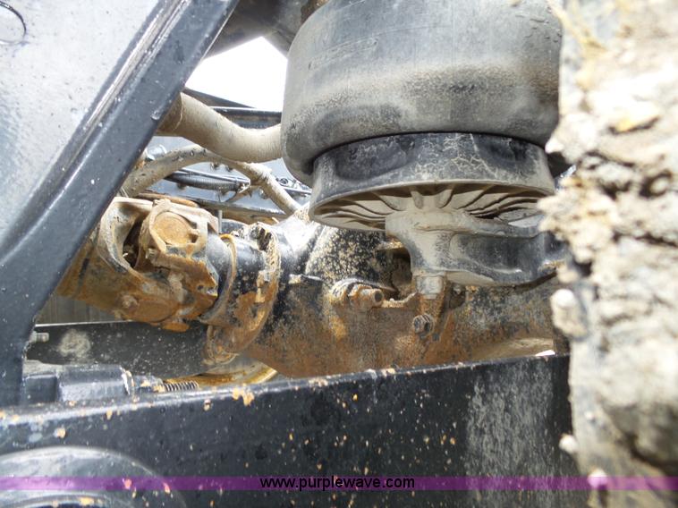 image for item K8449 2005 Kenworth T800B semi truck