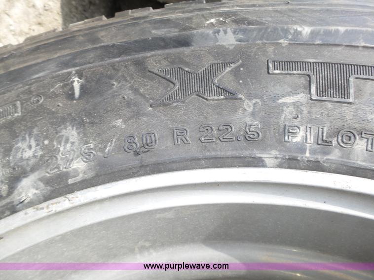 image for item K8449 2005 Kenworth T800B semi truck