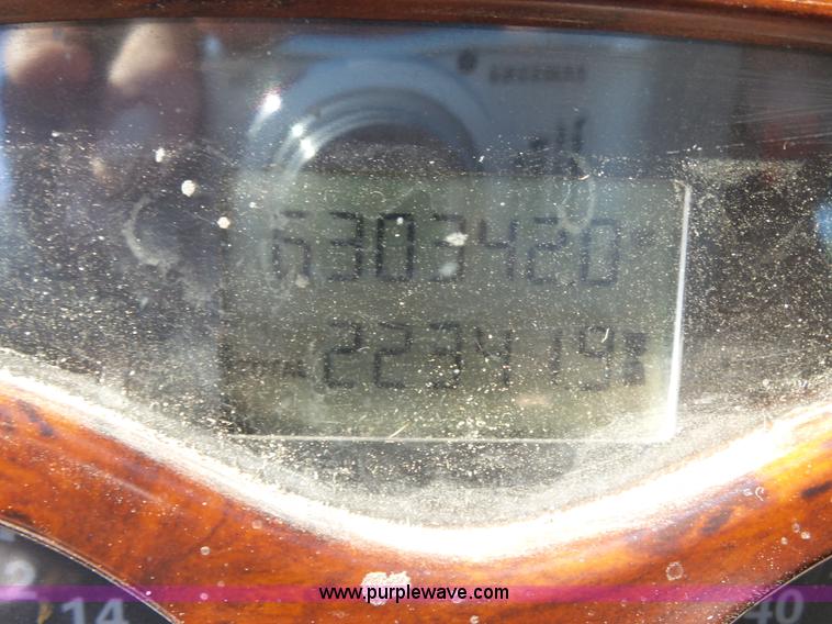 image for item L4005 2002 Mack CH613 semi truck