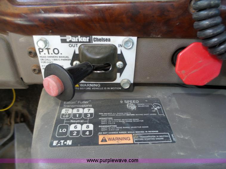 image for item L4005 2002 Mack CH613 semi truck