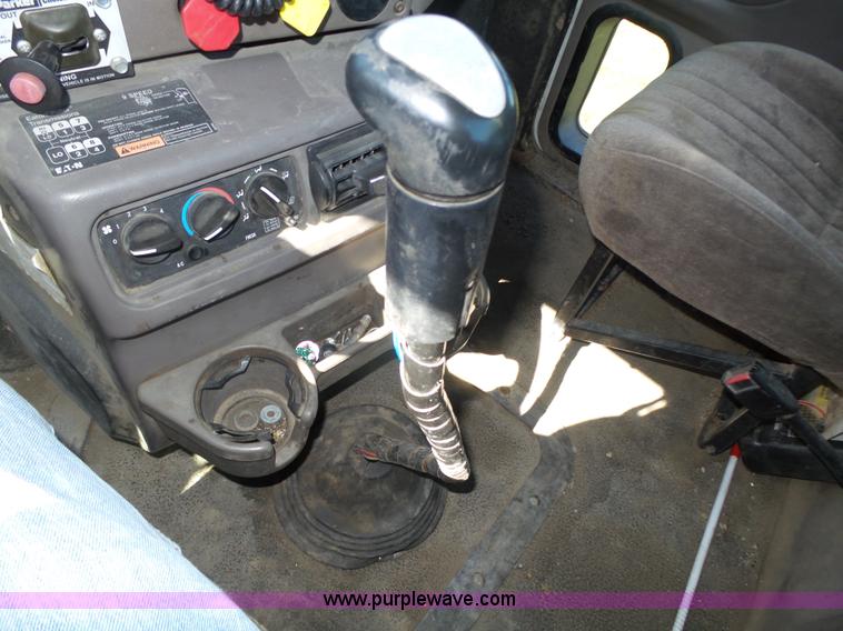 image for item L4005 2002 Mack CH613 semi truck