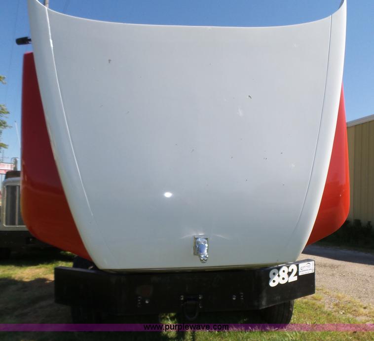 image for item L4005 2002 Mack CH613 semi truck