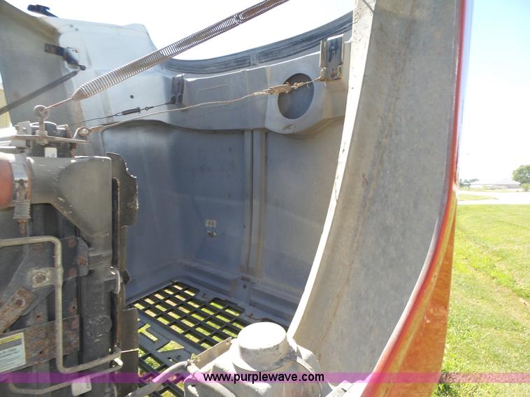 image for item L4005 2002 Mack CH613 semi truck