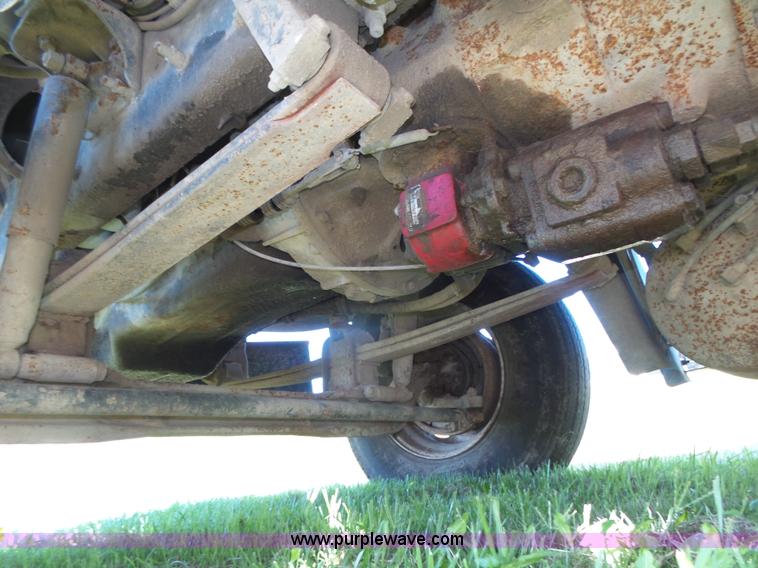 image for item L4005 2002 Mack CH613 semi truck