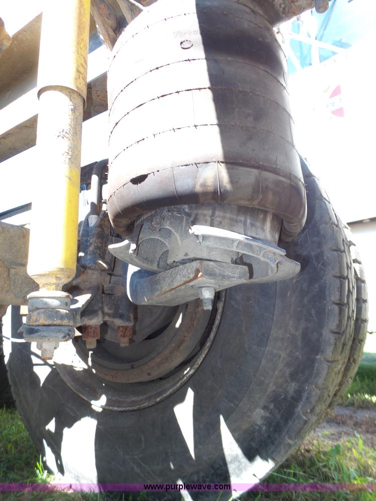 image for item L4005 2002 Mack CH613 semi truck