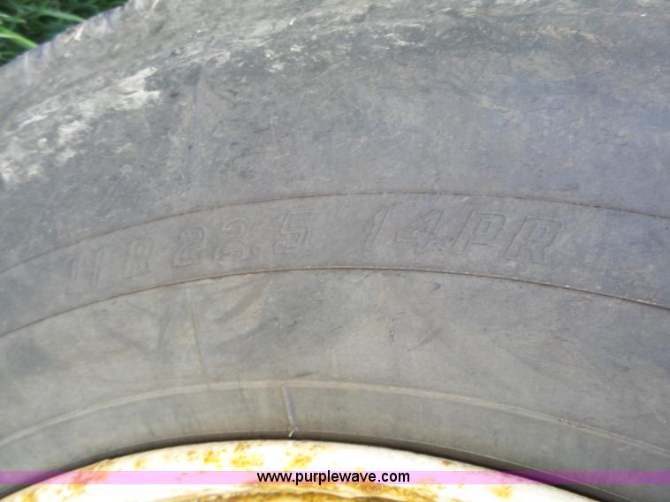 image for item L4005 2002 Mack CH613 semi truck