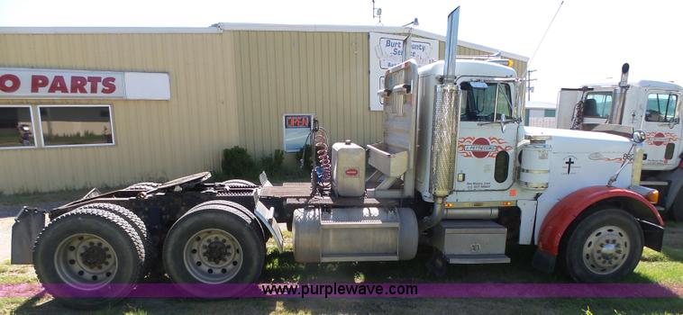 image for item L4006 1996 Peterbilt 379 semi truck