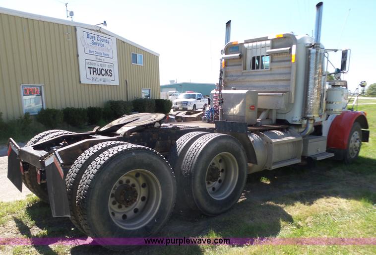 image for item L4006 1996 Peterbilt 379 semi truck