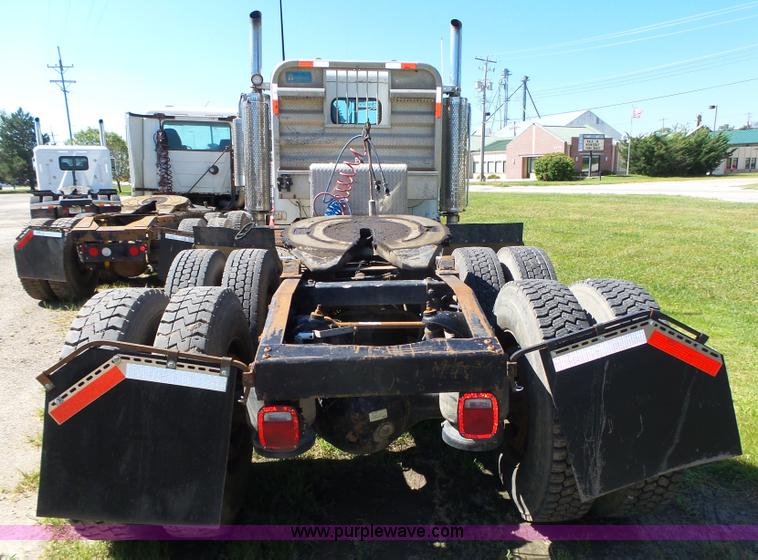 image for item L4006 1996 Peterbilt 379 semi truck