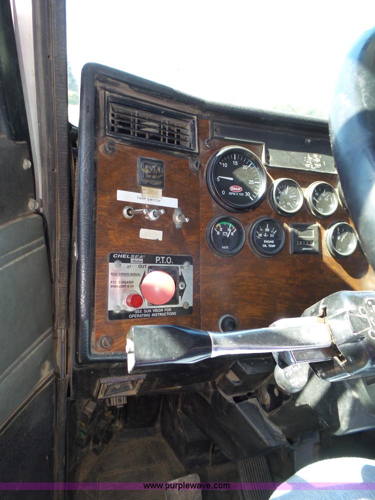 image for item L4006 1996 Peterbilt 379 semi truck