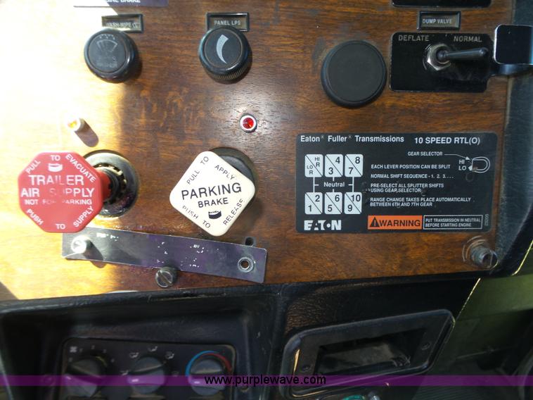 image for item L4006 1996 Peterbilt 379 semi truck