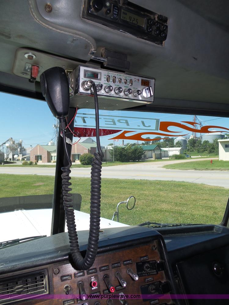 image for item L4006 1996 Peterbilt 379 semi truck