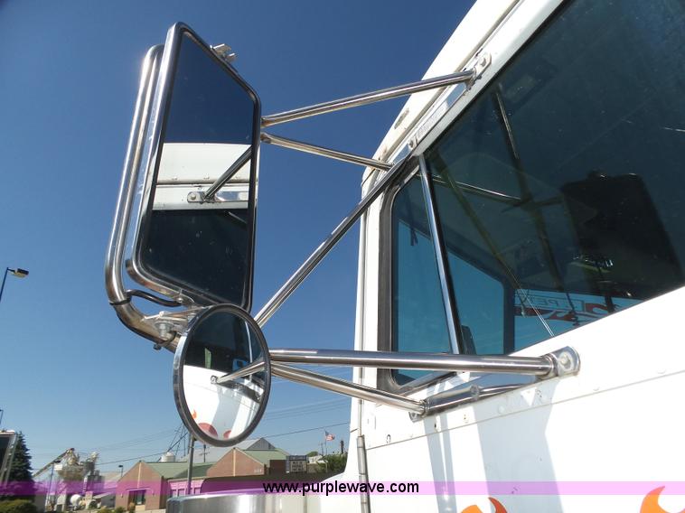 image for item L4006 1996 Peterbilt 379 semi truck