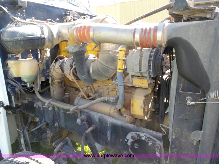 image for item L4006 1996 Peterbilt 379 semi truck