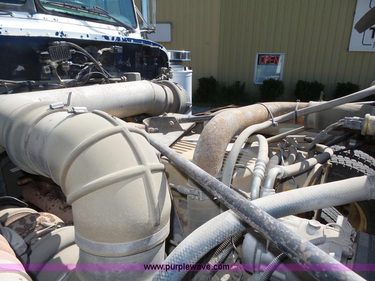 image for item L4006 1996 Peterbilt 379 semi truck