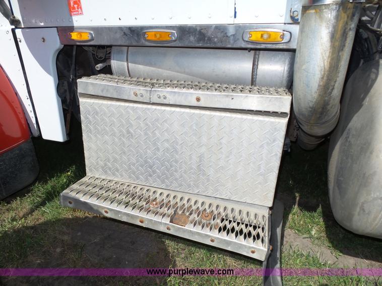 image for item L4006 1996 Peterbilt 379 semi truck