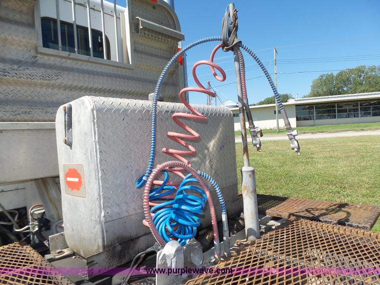 image for item L4006 1996 Peterbilt 379 semi truck