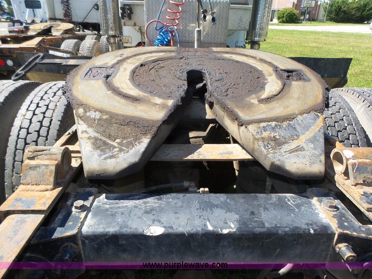 image for item L4006 1996 Peterbilt 379 semi truck