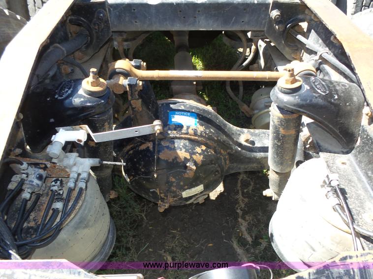 image for item L4006 1996 Peterbilt 379 semi truck