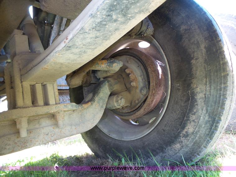 image for item L4006 1996 Peterbilt 379 semi truck