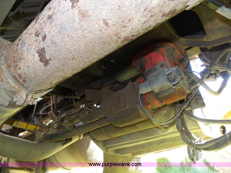 image for item L4006 1996 Peterbilt 379 semi truck