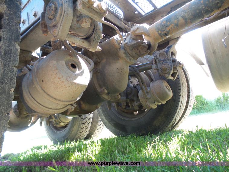 image for item L4006 1996 Peterbilt 379 semi truck