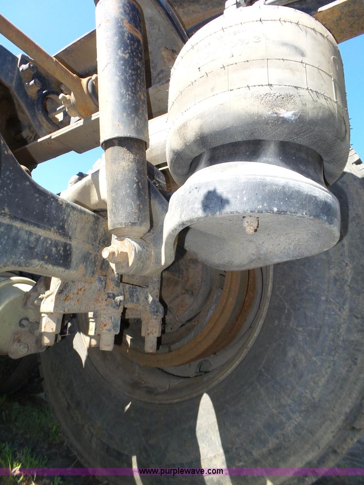 image for item L4006 1996 Peterbilt 379 semi truck