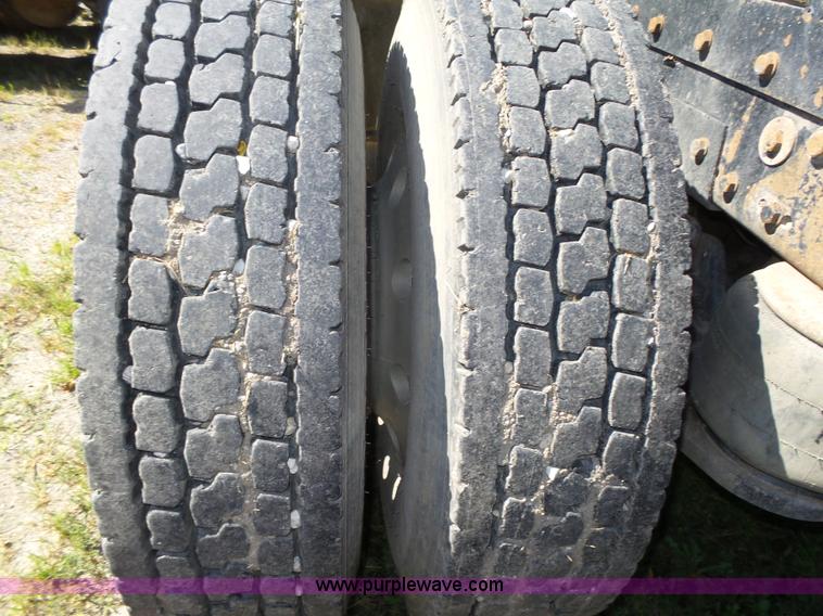 image for item L4006 1996 Peterbilt 379 semi truck