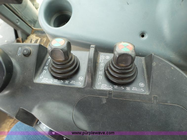 image for item BJ9321 2007 McCormick ZTX280 MFWD tractor